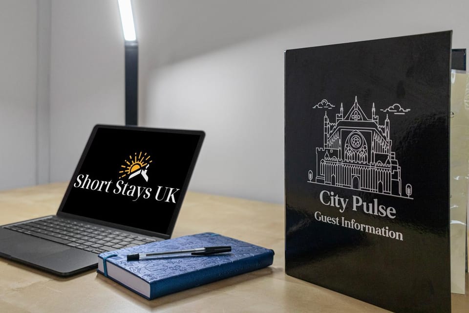 Property logo or sign, Logo/Certificate/Sign, Text overlay, internet