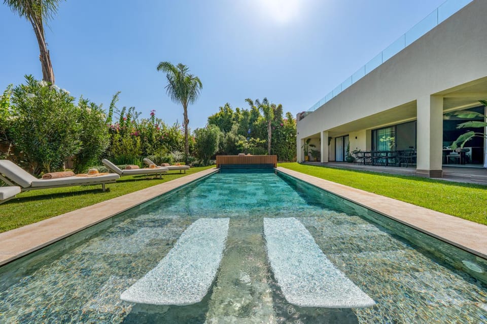 Garden, Garden view, Pool view, Swimming pool, Swimming pool, sunbed