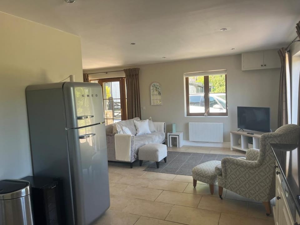 Kitchen or kitchenette, Living room, Seating area