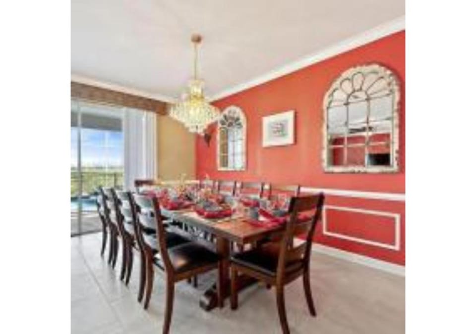 1524 ML - Grand 9BR Home with Game Room and Pool House in Osceola County
