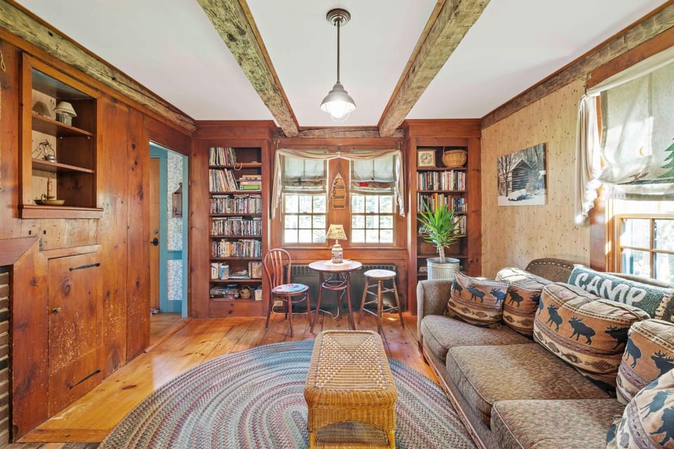 Library, Seating area