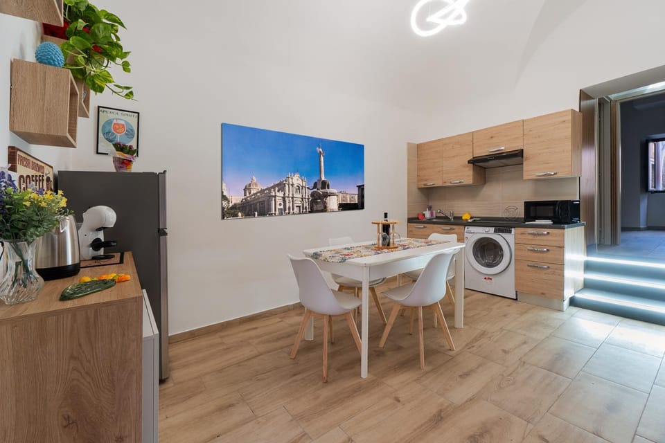 Property building, Kitchen or kitchenette, Living room