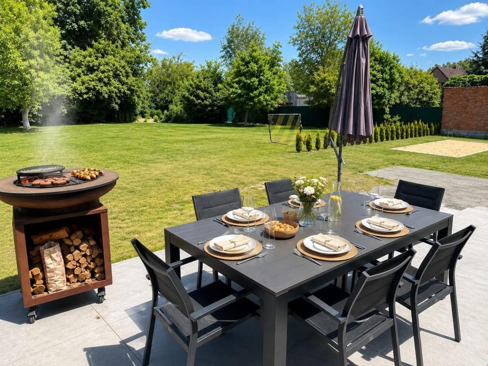 Patio, BBQ facilities