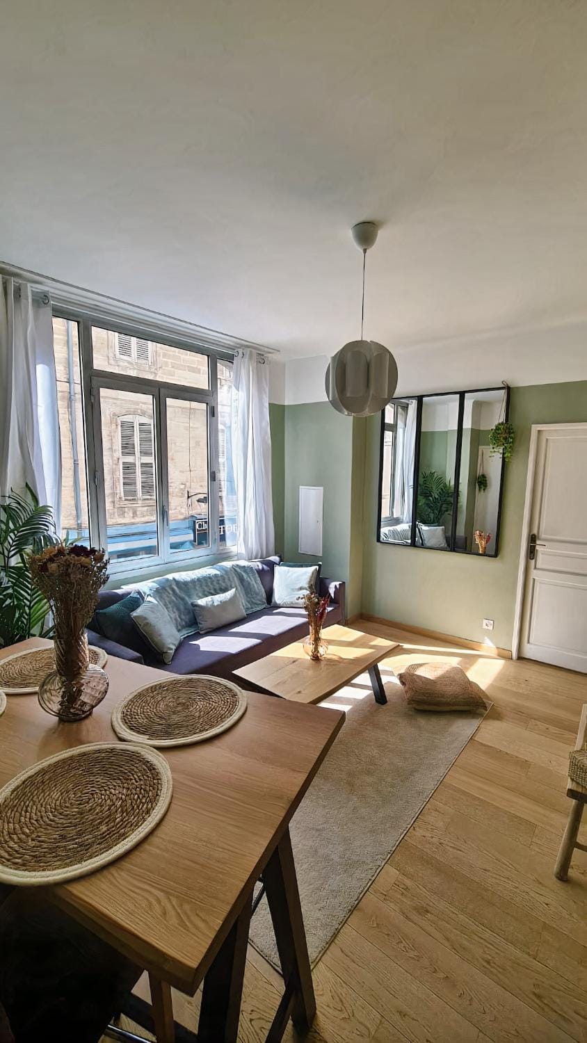 Living room, Seating area, Dining area