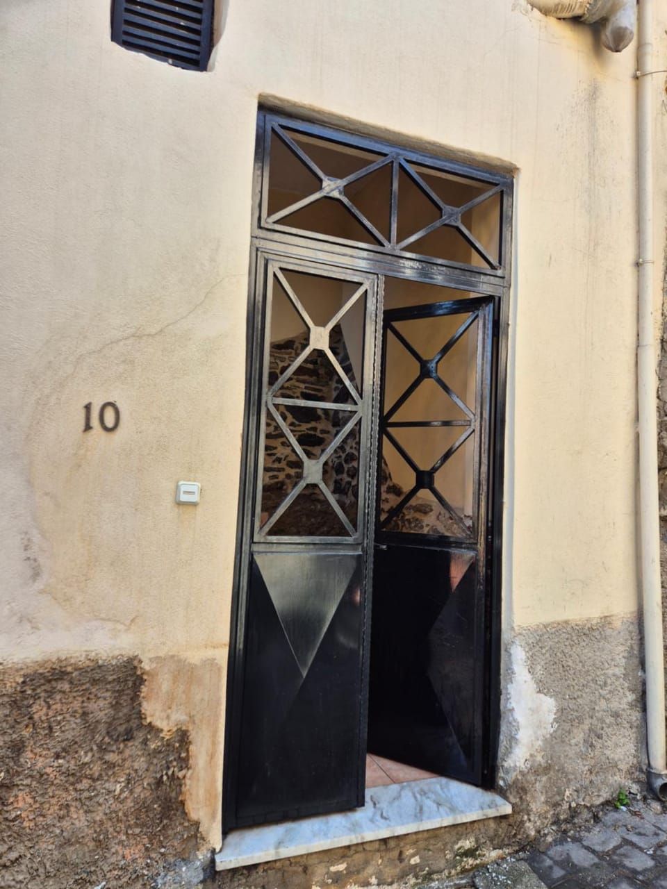 Facade/entrance, Day