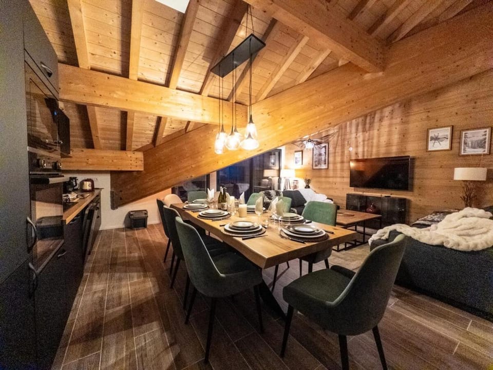 Grand appartement familial avec terrasses à 2 pas de pistes Apartment in Montgenèvre
