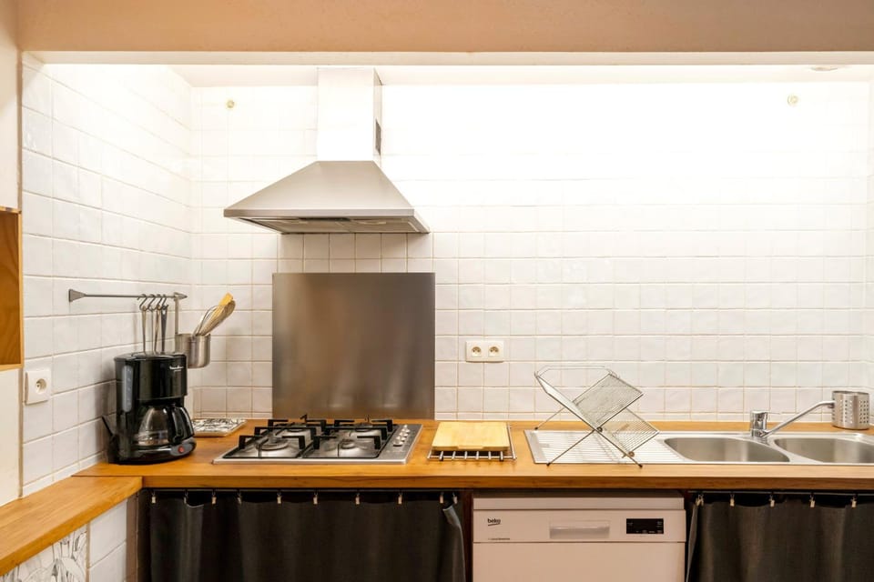 Kitchen or kitchenette, Living room