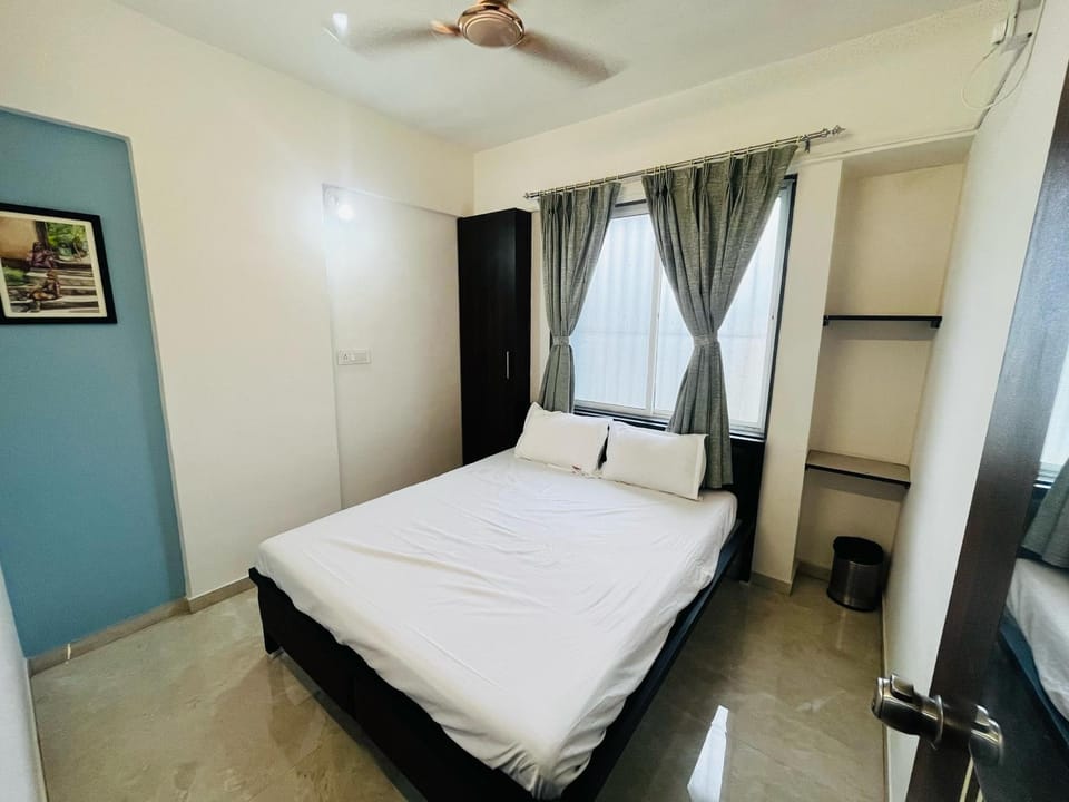 Bed, Photo of the whole room, Bedroom, air conditioner