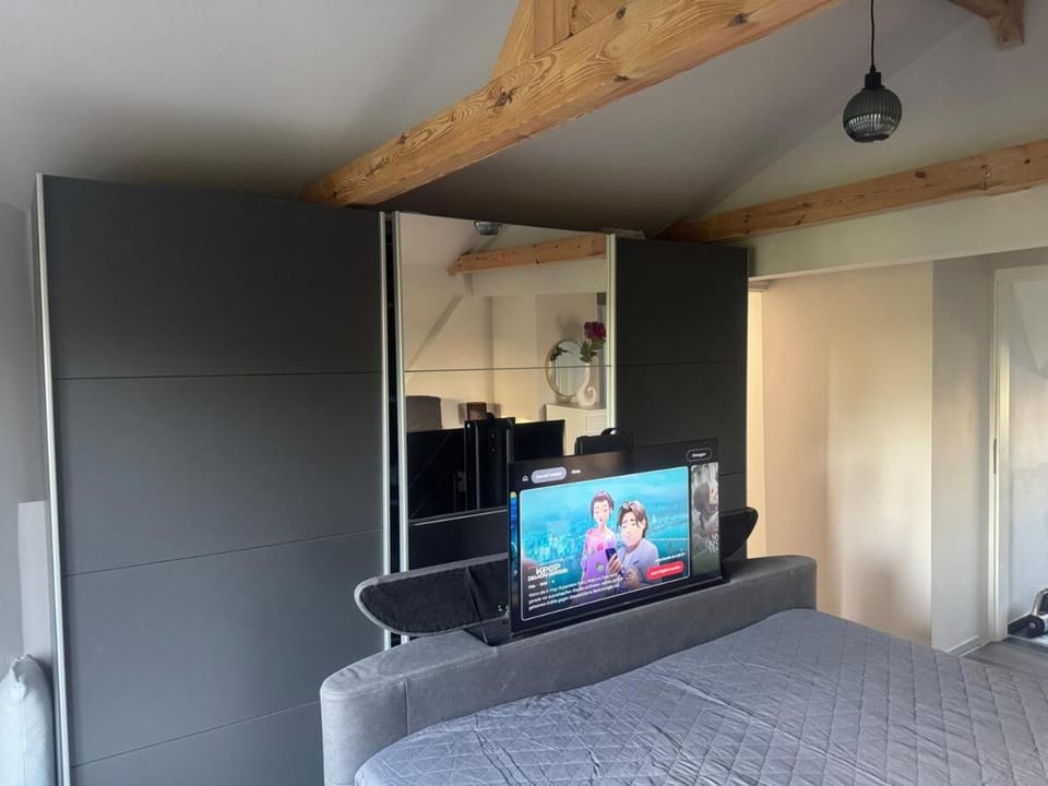 TV and multimedia, Bedroom