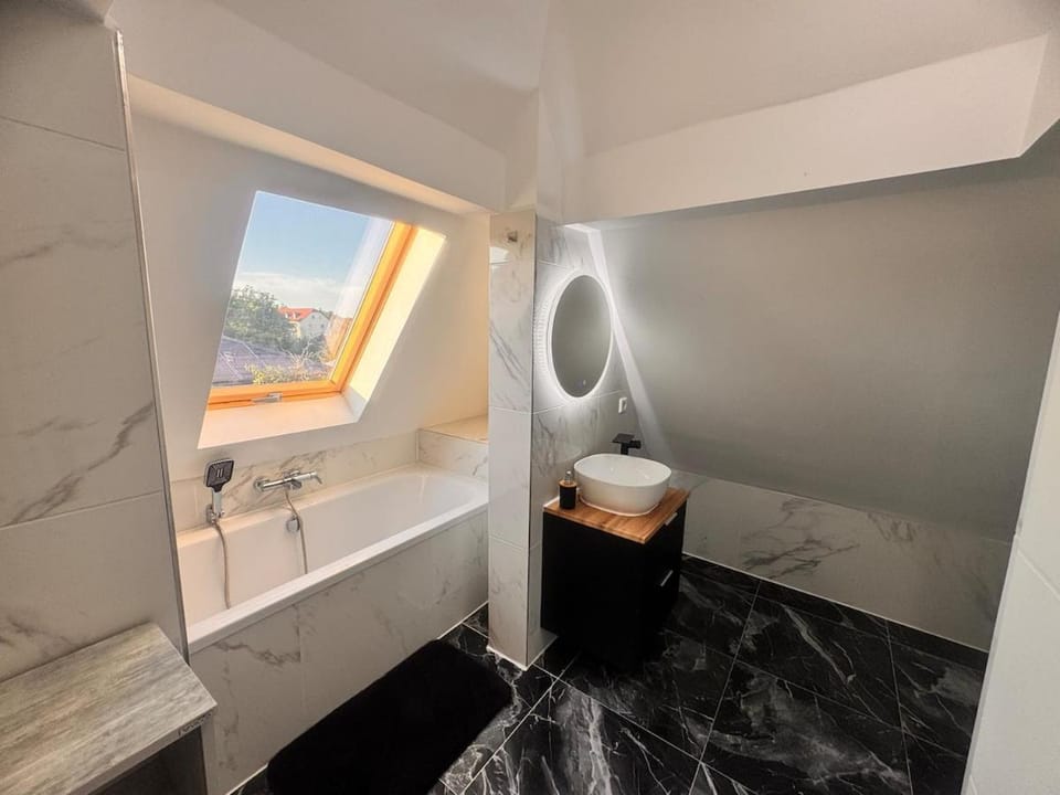 Bathroom, Bath