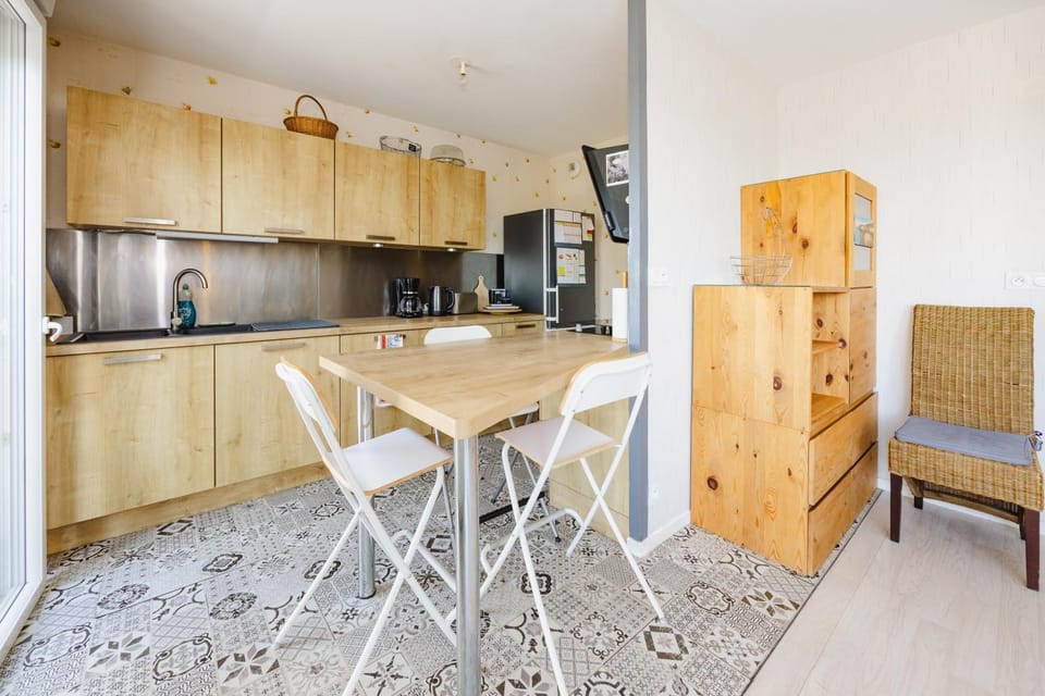 Kitchen or kitchenette, stove