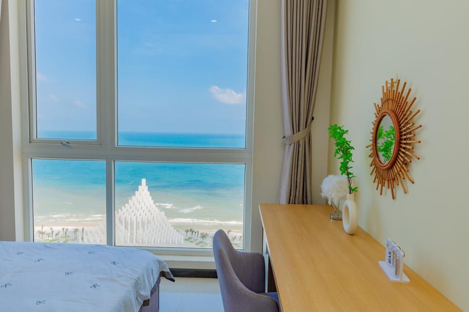 Bed, Natural landscape, Photo of the whole room, Beach, Bedroom, Sea view