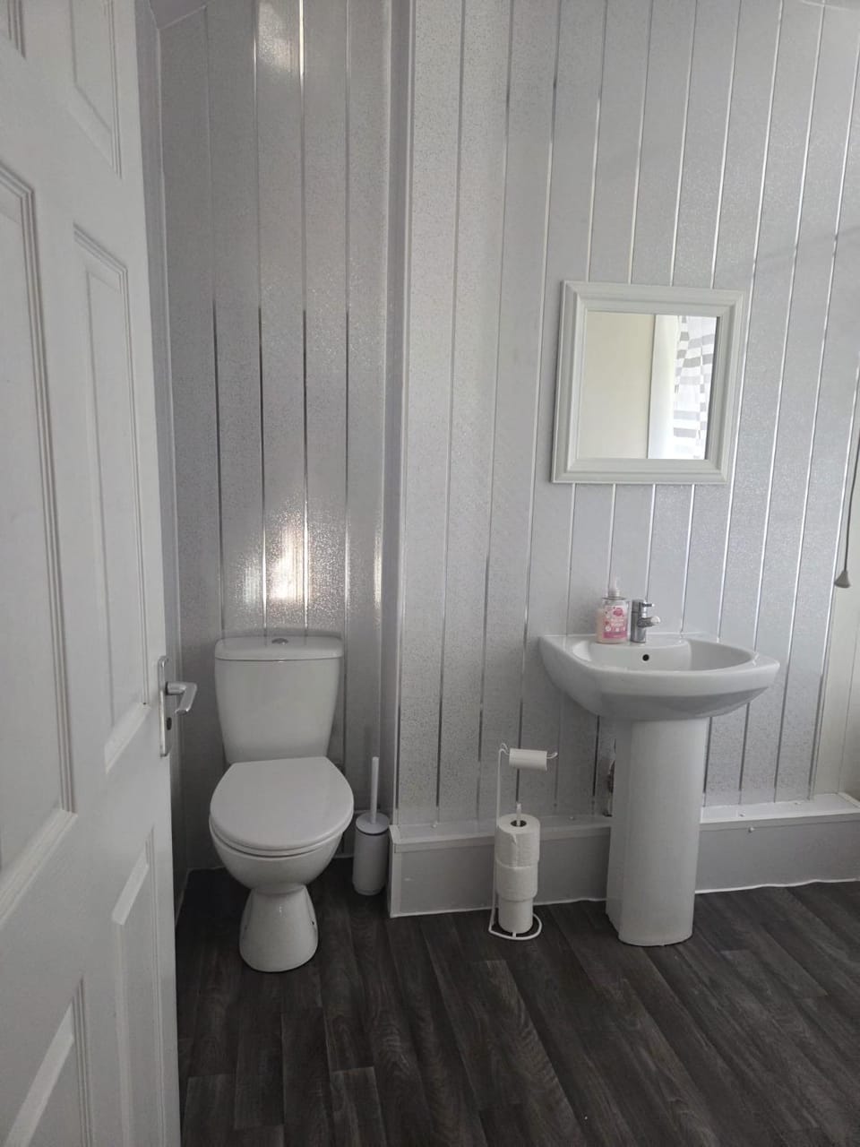 52 - room 3 - smart TV Bed and Breakfast in Swansea