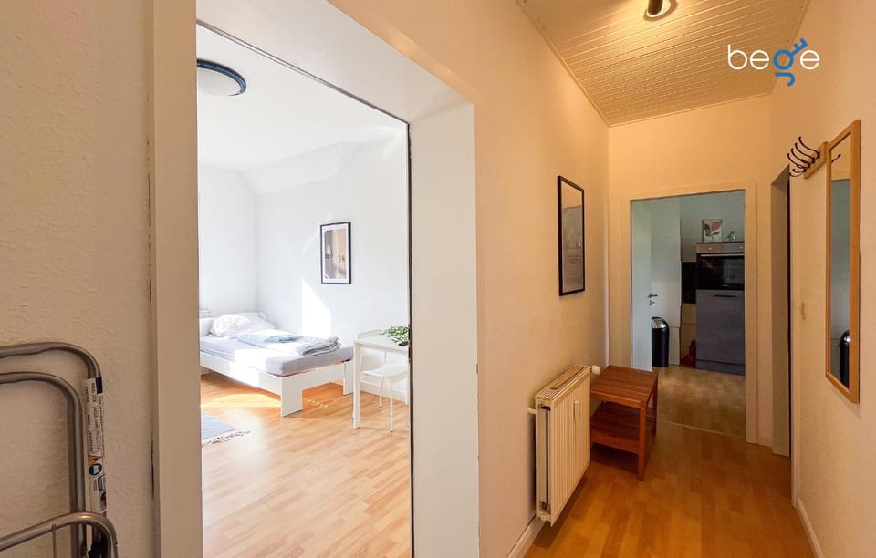 Bed, TV and multimedia, Living room, Photo of the whole room, Seating area, Bedroom