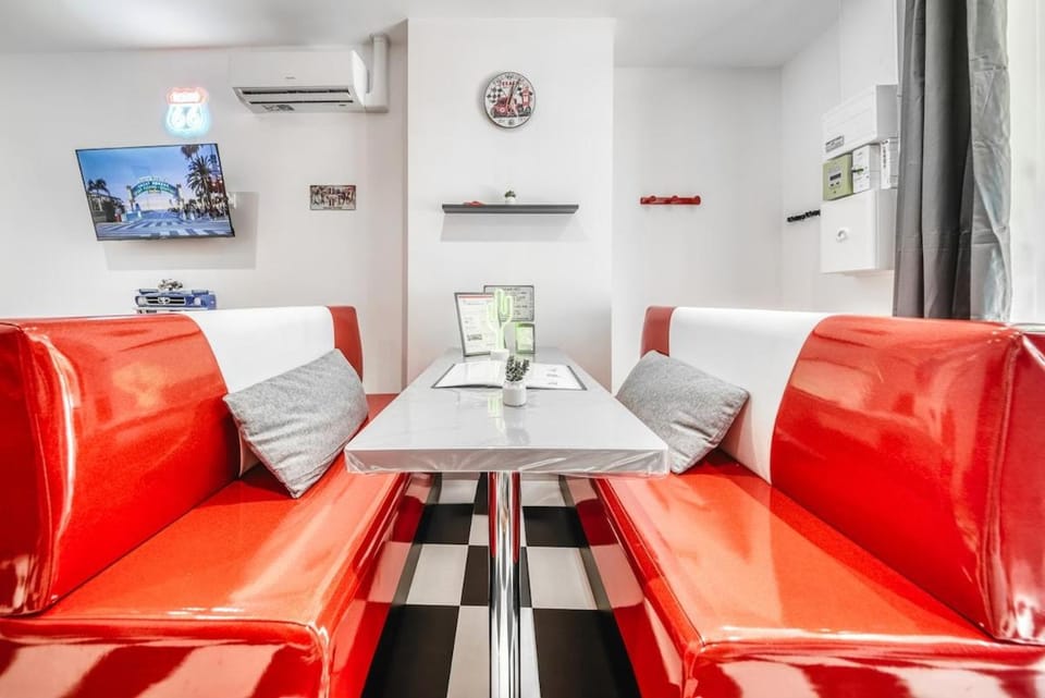 IDEAL Pro, American Atmosphere avec Netflix et Disney Apartment in Saint-Étienne