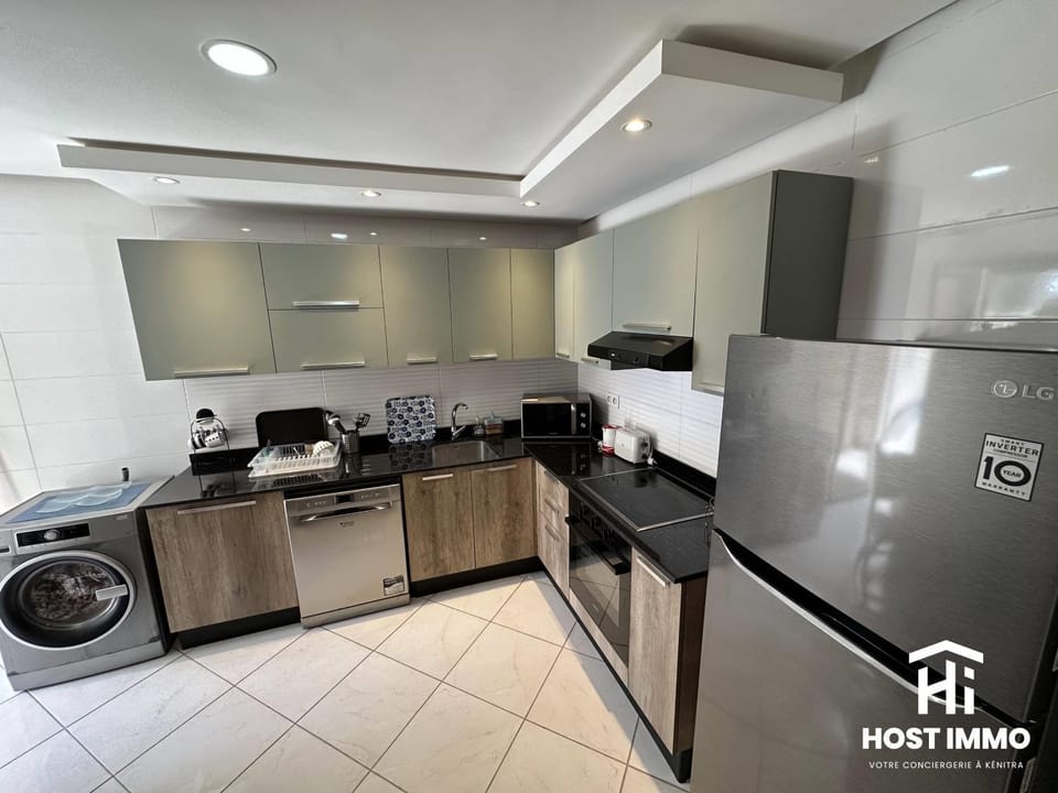 Kitchen or kitchenette, dishwasher, washing machine