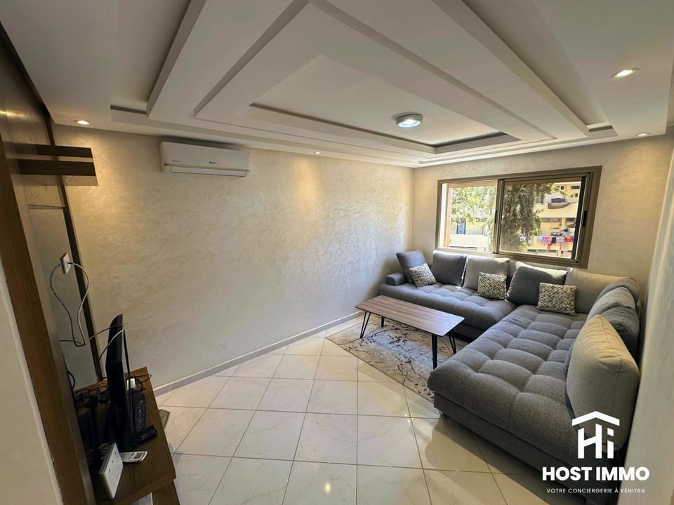 Living room, Seating area, Evening entertainment, air conditioner