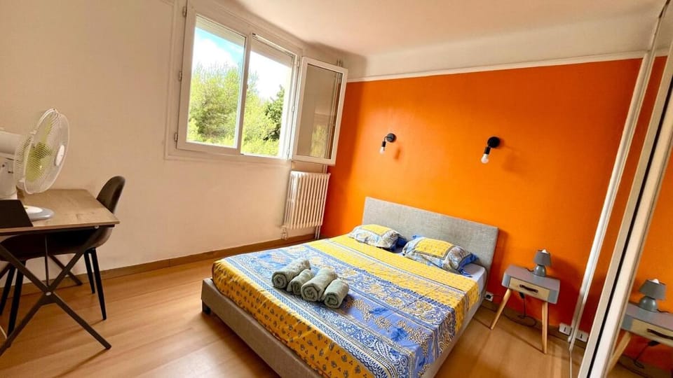 Appartement confortable avec vue sur étang de Thau et télétravail Apartment in Occitanie