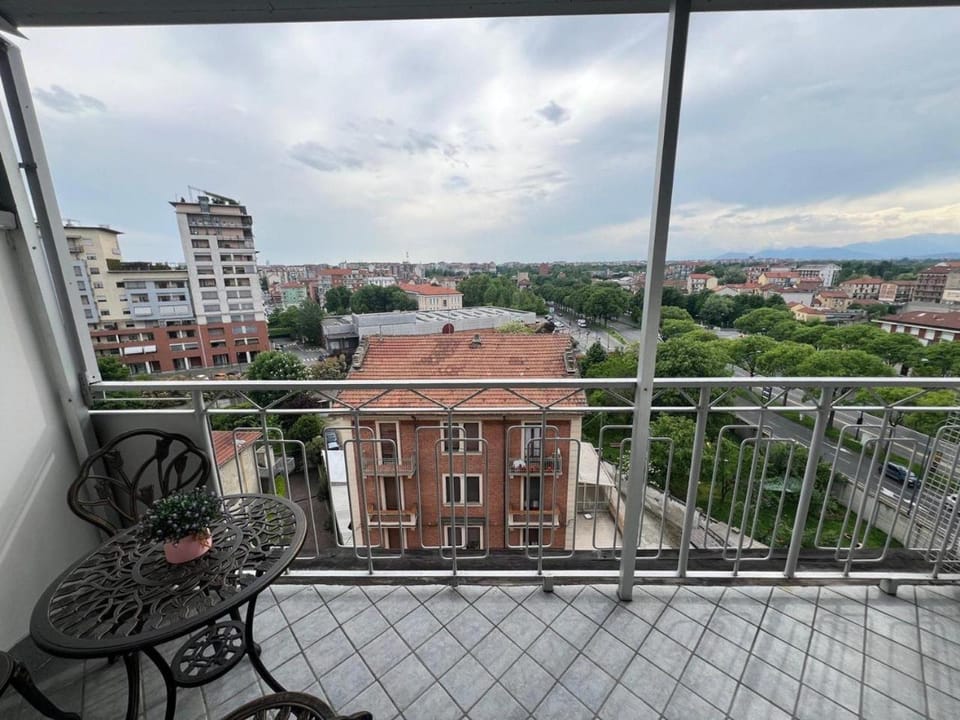 Beautiful air-conditioned central cozy penthouse Apartment in Turin