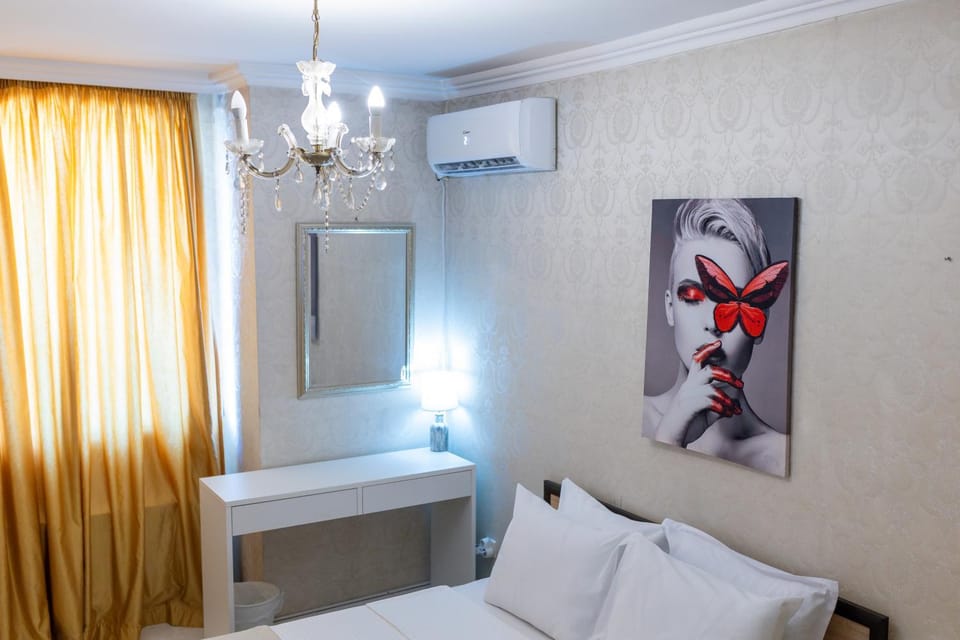 Bed, Photo of the whole room, Bedroom, air conditioner