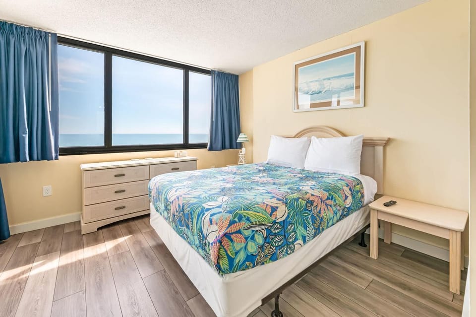 New Direct Ocean View, Exclusive Sand Beach Club! House in South Carolina