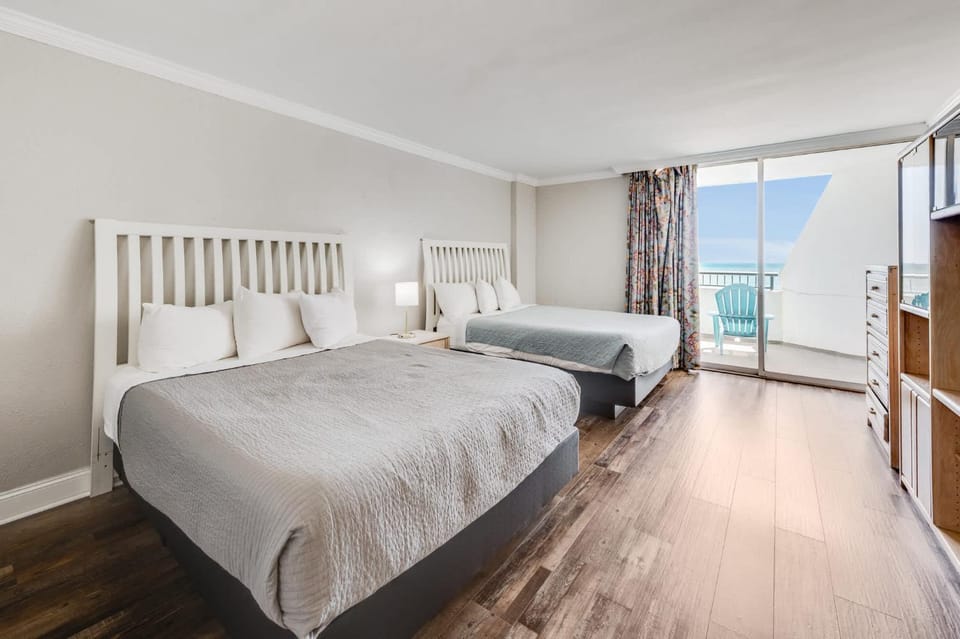 Oceanfront Corner, Low Floor, Ocean Annies, Pools! House in South Carolina