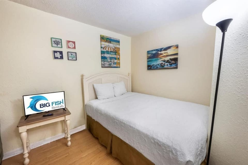 2 Bedroom Ocean Views, Pools, Sands, Ocean Annies! House in South Carolina