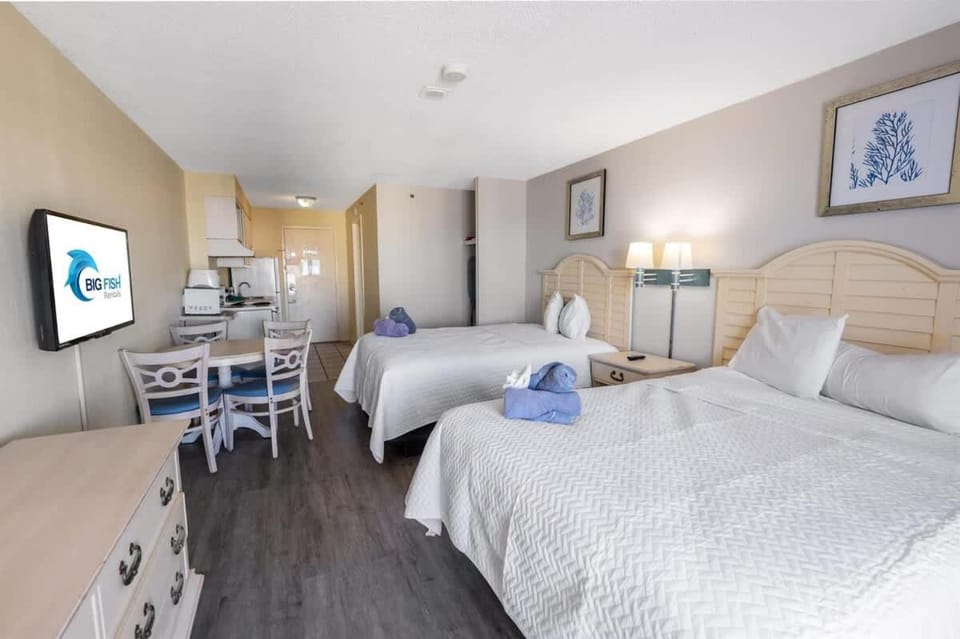 Fantastic views, two queen beds on the high floor House in Myrtle Beach