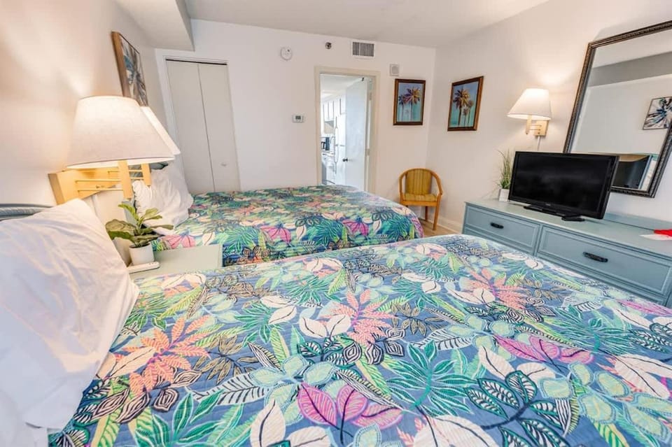 Newly Remodeled Direct Oceanfront Sea Watch Resort House in South Carolina