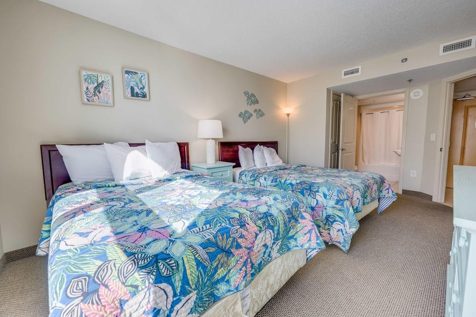 Oceanfront retreat w balcony & pools House in North Myrtle Beach