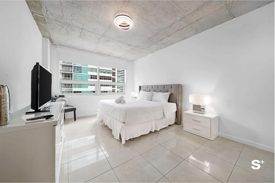 Spacious 3-BD Condo in Midtown Miami - Pool & Gym House in Miami