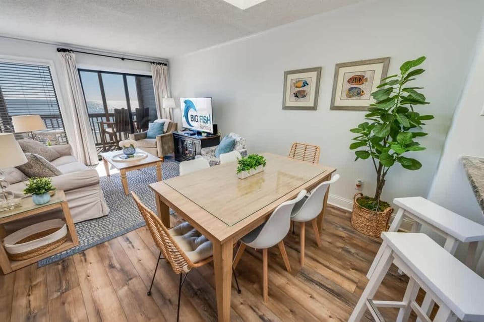 Private Tilghman Beach & Racquet Direct Oceanfront House in North Myrtle Beach