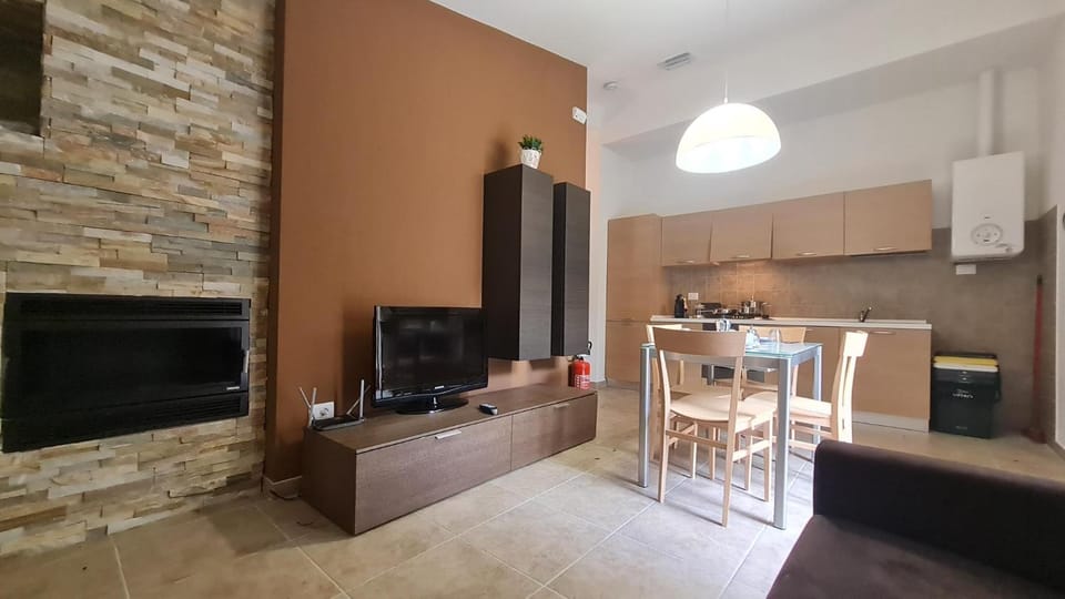 Communal lounge/ TV room, TV and multimedia, Kitchen or kitchenette, Seating area, Dining area, Evening entertainment, oven