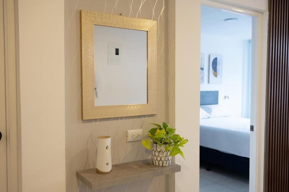 Photo of the whole room, Bedroom