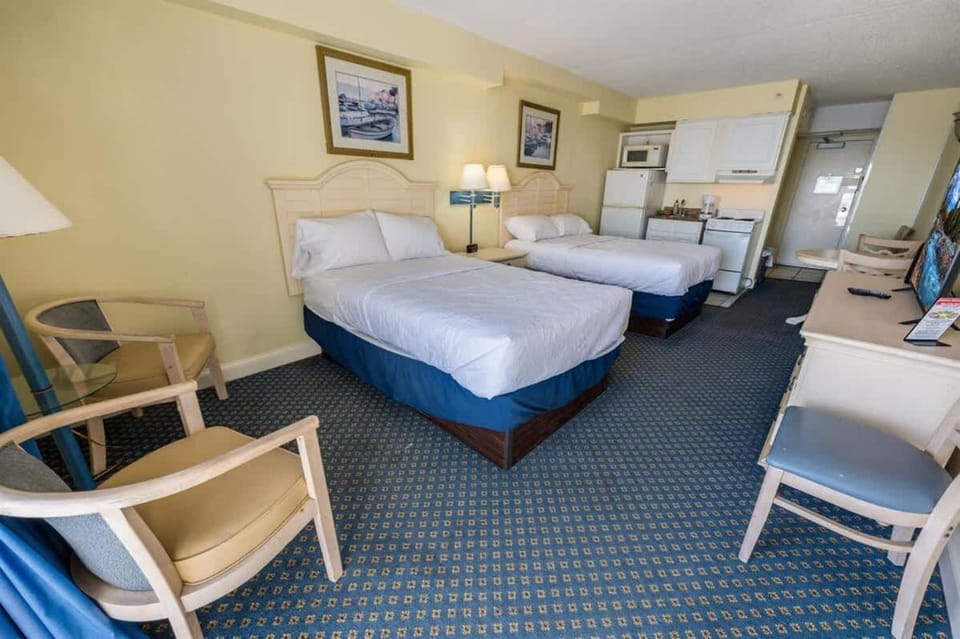 New Direct Oceanfront at Sea Mist, Remodeled, Nice House in Myrtle Beach