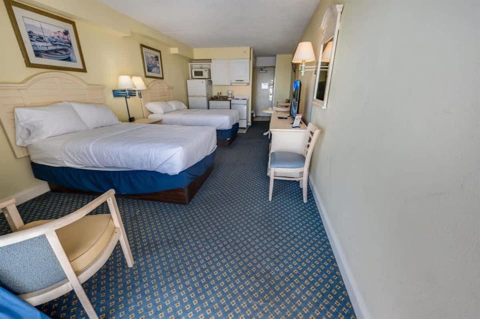 New Direct Oceanfront at Sea Mist, Remodeled, Nice House in Myrtle Beach