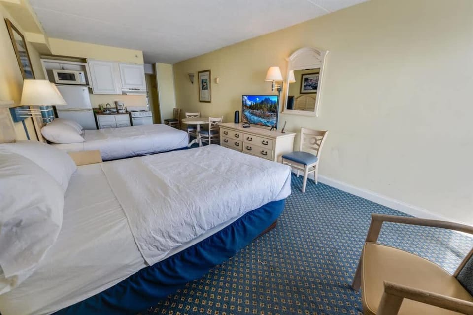 New Direct Oceanfront at Sea Mist, Remodeled, Nice House in Myrtle Beach