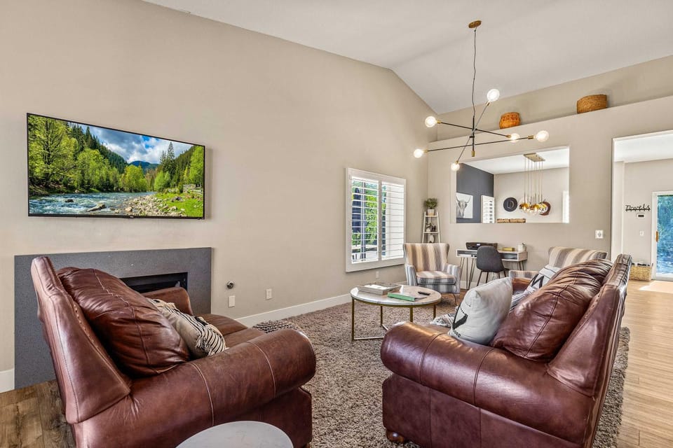 Navigate Stays Luxe Palm Springs Poolside Escape House in Palm Springs