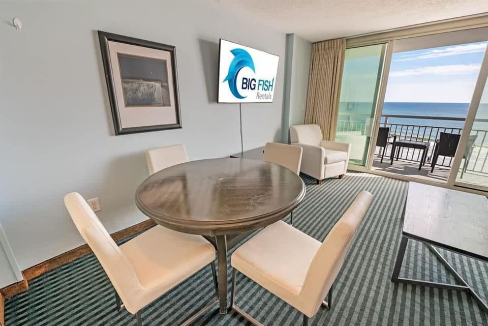 New Modern Oceanfront, BeachPool, 5th Floor,Nice! House in Myrtle Beach