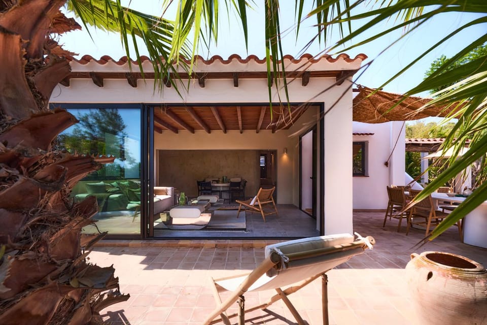 Garden, Living room
