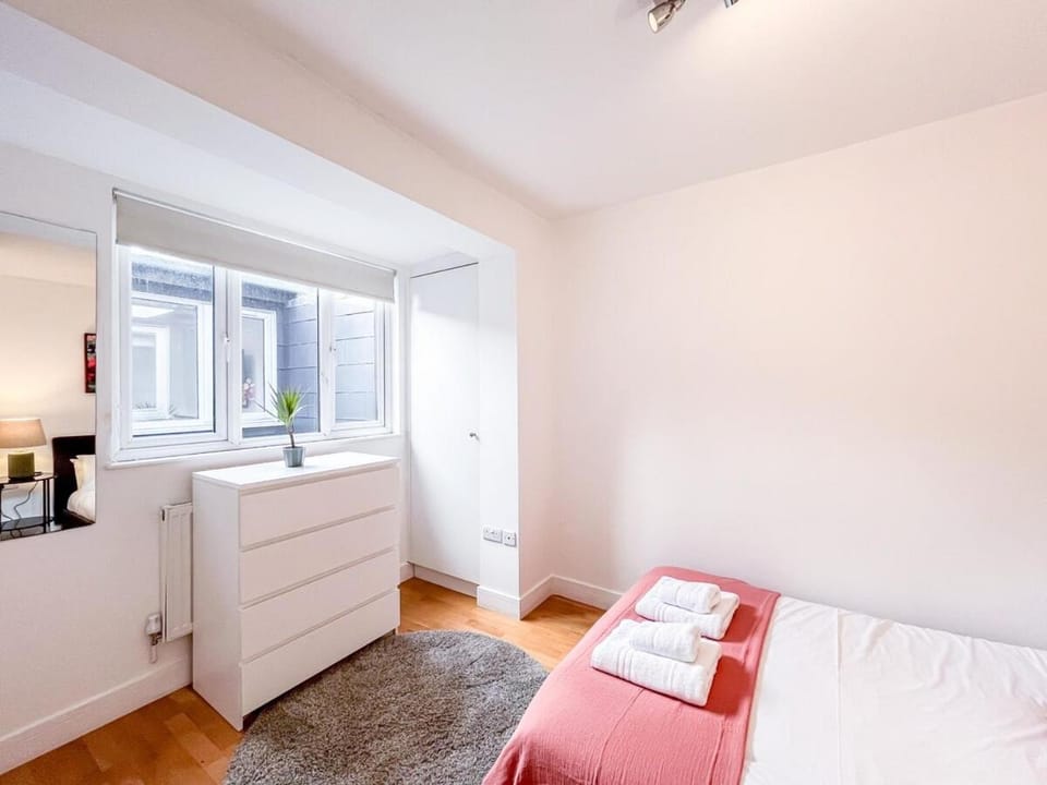 Stylish Camden Apartment C6 Apartment in London Borough of Islington