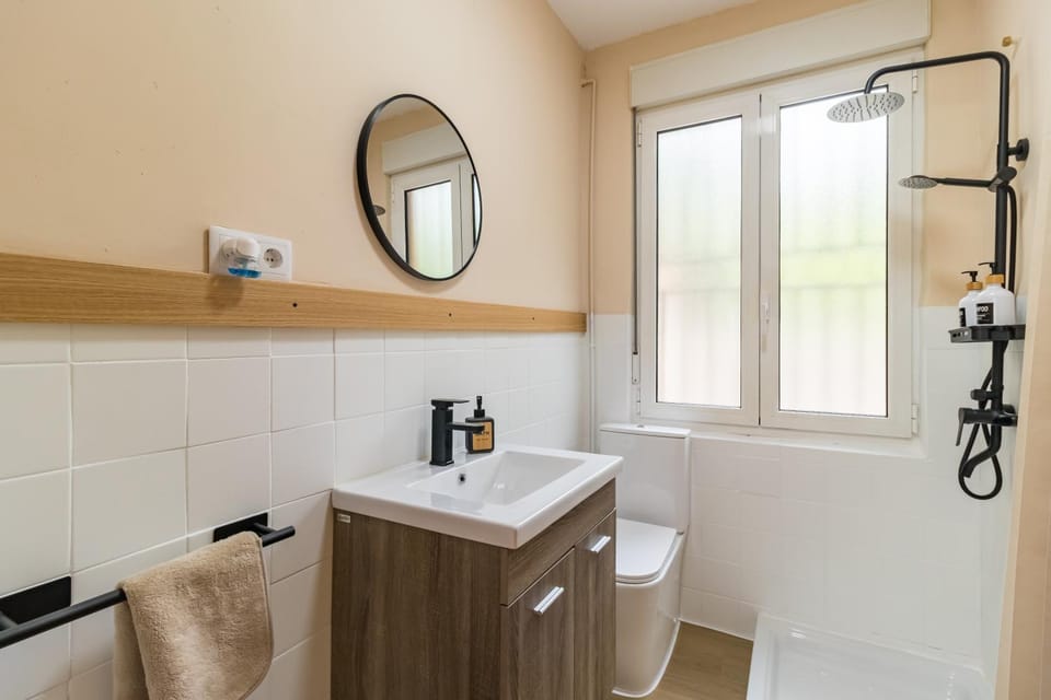 Bathroom, Living room