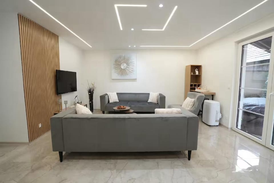 TV and multimedia, Living room, Seating area