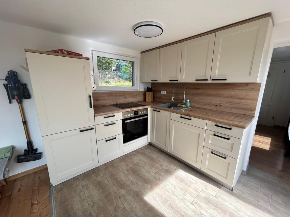 Kitchen or kitchenette, kitchen