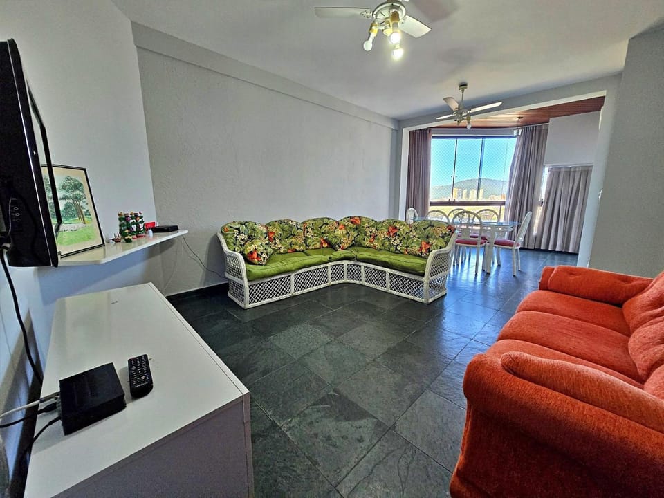 03 dormitórios com suíte, Vista ao Mar, Piscina Apartment in State of São Paulo