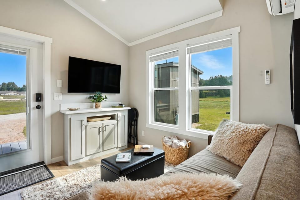 Dakota Sky- BRAND NEW 1 BD CABIN Cabin in Custer