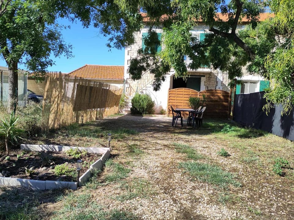 Property building, Garden, Garden view
