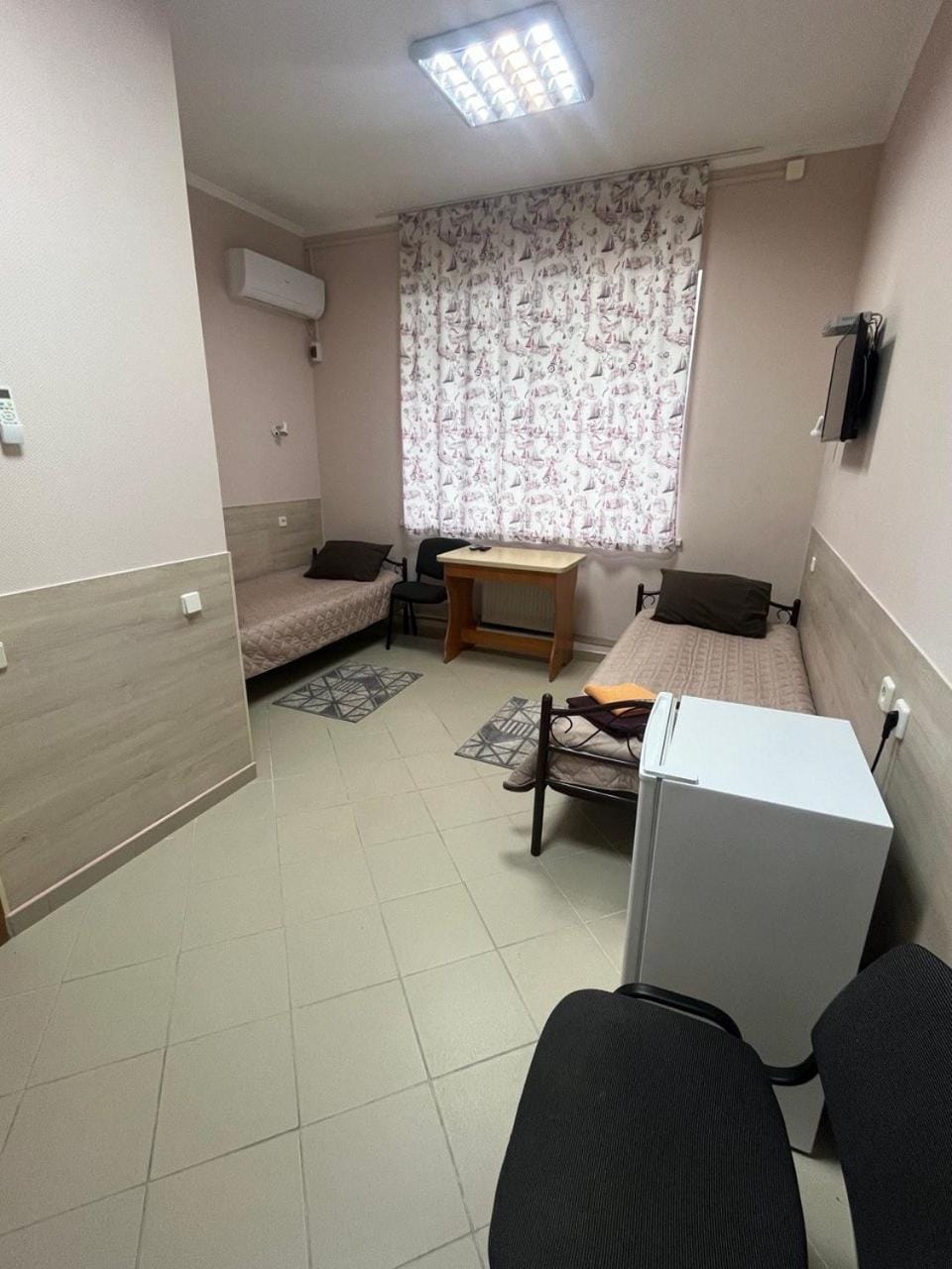 Communal lounge/ TV room, TV and multimedia, Living room, Seating area, Evening entertainment, air conditioner