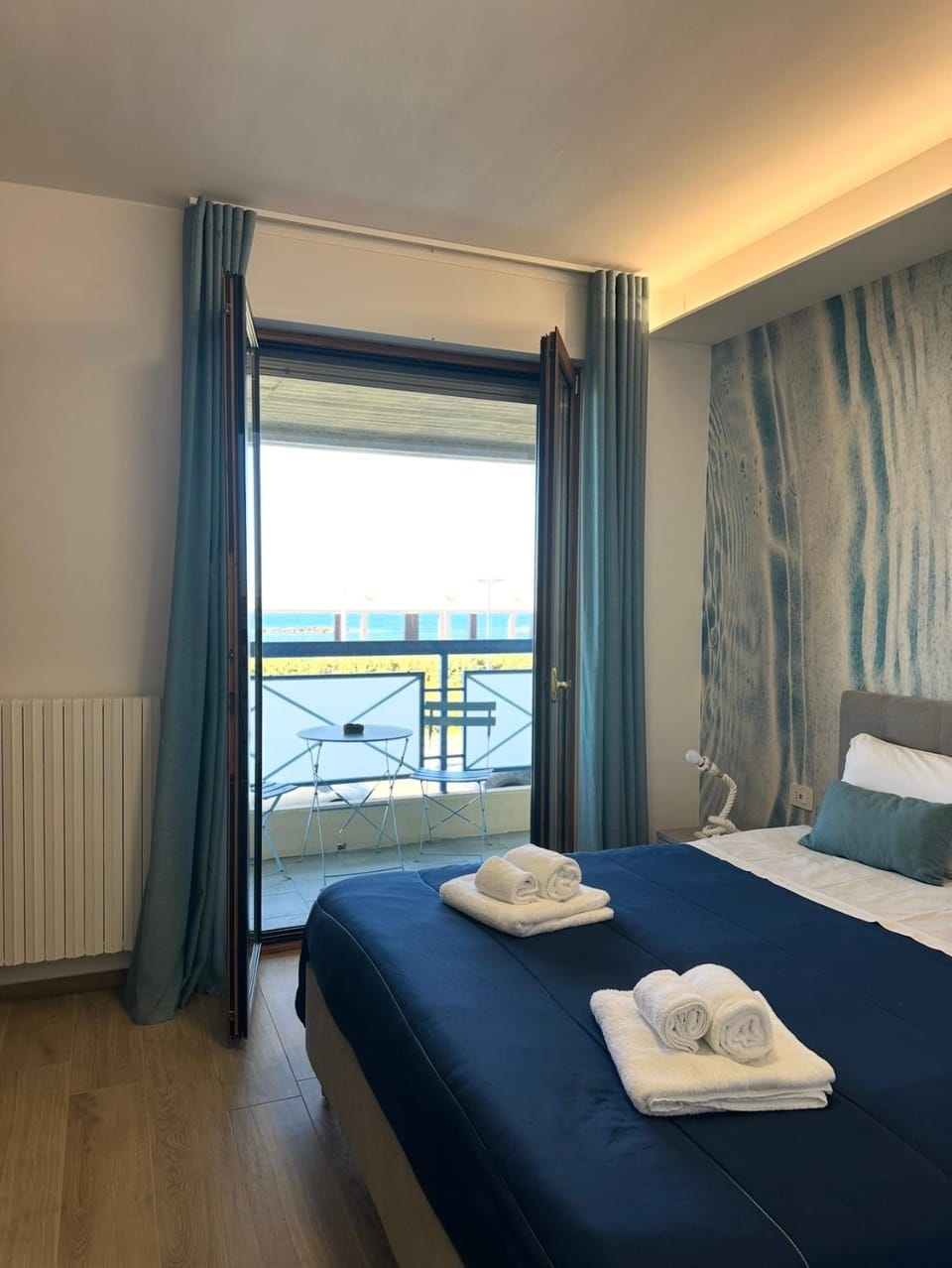Bed, View (from property/room), Balcony/Terrace, Photo of the whole room, Bedroom, internet, towels