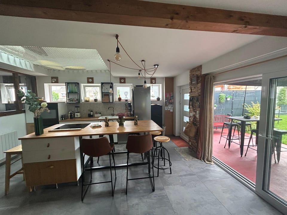 Patio, Dining area, kitchen